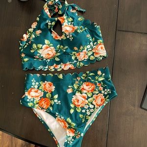 Cupshe floral teal bikini set high tie neck scalloped bottom.  Size Medium